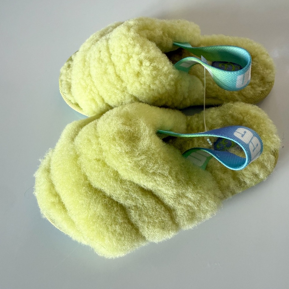 Uggs Fluffy lime green Kids Slippers